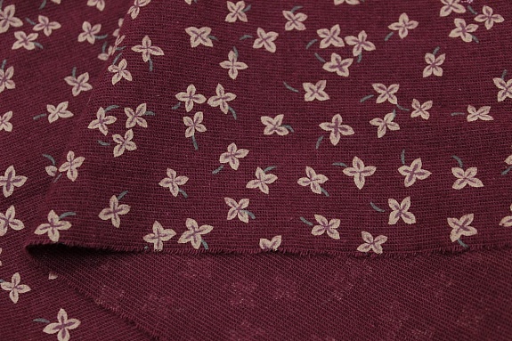Плательный хлопок с микроворсом "Россыпь четырехлистников" цв.вишневый, ш.1.46м, хл-100%