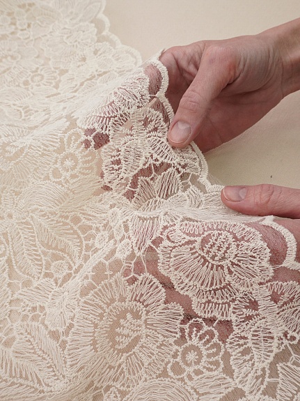Кружевное полотно "Ажурный сад" (фестон с 2х ст.)  цв.кремовый, СОРТ2, ш.1.2м, хл-80%, нейлон-20%