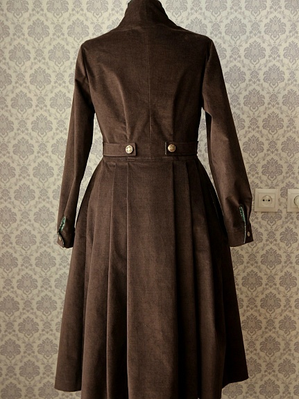 Платье из микровельвета в бежево-коричневом цвете