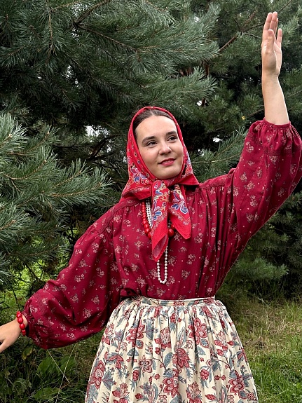 Женский костюм в народном стиле