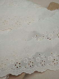 Шитье цв.кремовый (общая ширина 60мм, ширина вышивки 35мм), хлопок-100%, батист