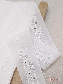 Шитье цв.молочно-белый (общая ширина 52мм, ширина вышивки 22мм), хлопок-100%, батист