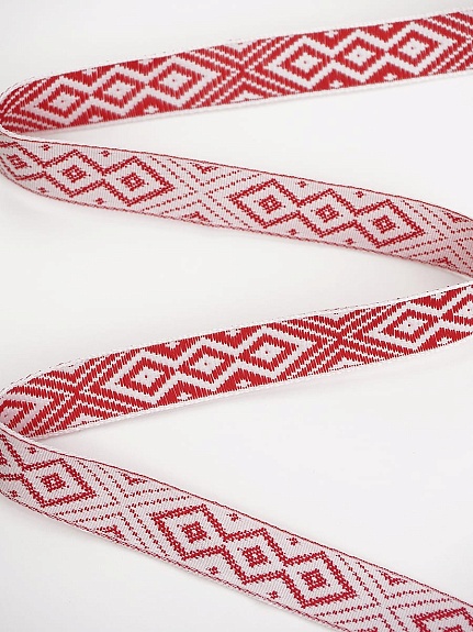 Жак.лента 18мм Красный оберег на белом#051898