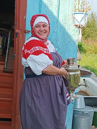 Женский каргопольский костюм