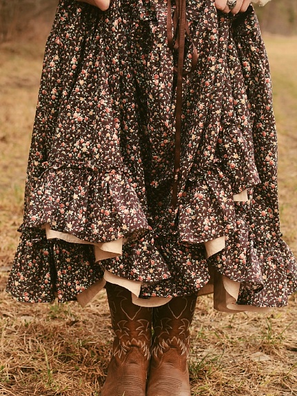 Платье из кружевного полотна и импортного хлопка  "Мелкие розовые букеты"