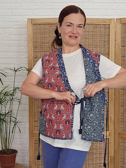 Жилет с барановскими мотивами двусторонний 