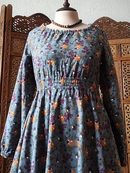 Платье из теплого хлопка "Осенние сны" в серо-синем цвете