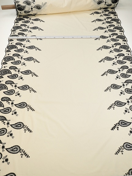 Вышитая ткань "Ажурная капель по кайме" цв.экрю, СОРТ2, ш.1.3м, хлопок-100%, 110гр/м.кв