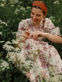 Топ и юбка из полульна Полулен "Райские птицы" в вишневом цвете