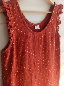 Топ-майка из муслина в горох