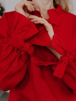 Праздничная блузка из сорочечного льна*