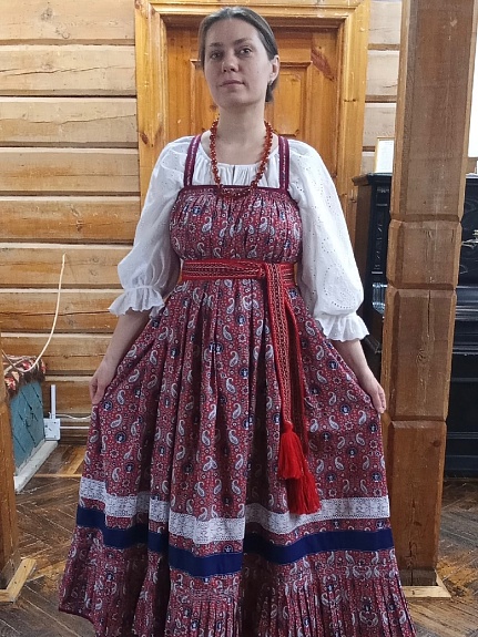 Сарафан из поплина "Барановские мотивы на красно-терракотовом"