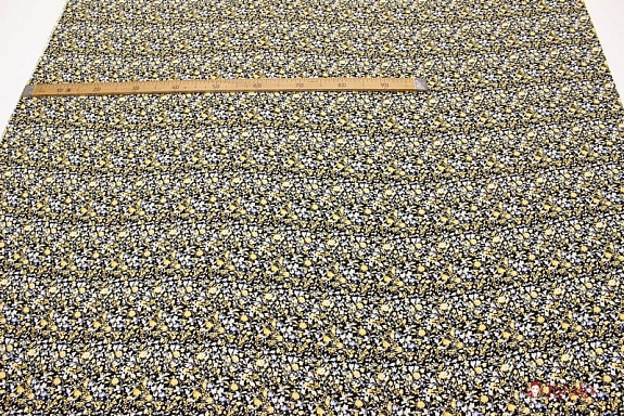 Штапель "Ингрид" горчичные цветочки на черном, ш.1.43м, вискоза-100%, 100гр/м.кв