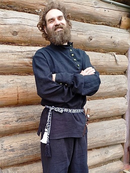 Мужской народный костюм из крапивы Рами