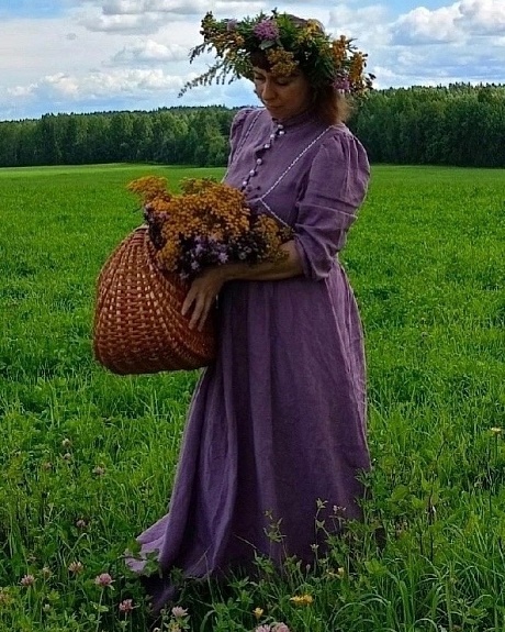 Женственное платье из костюмного льна
