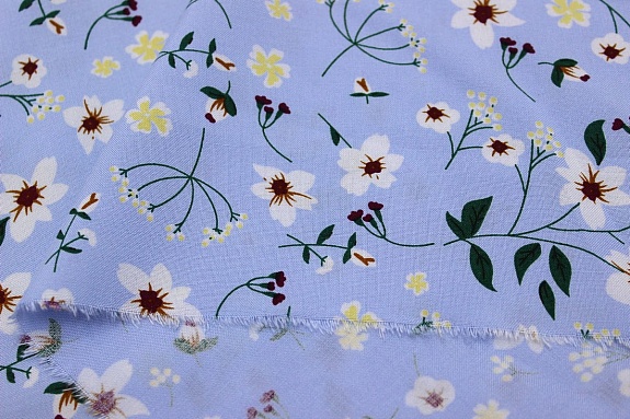 Штапель Премиум "Цветочное ассорти" цв.небесный с сиреневым оттенком, ш.1.45м, вискоза-100%