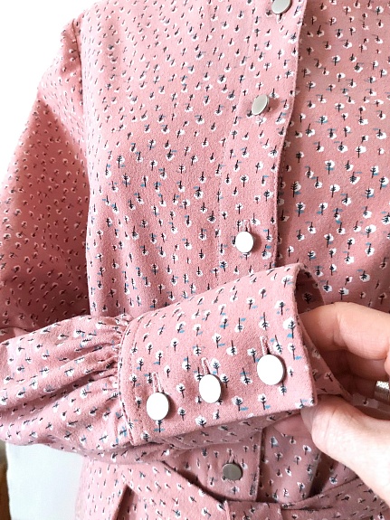 Платье из теплого хлопка "Мелкие белые листочки" цв.т.винтажный пыльно-розовый