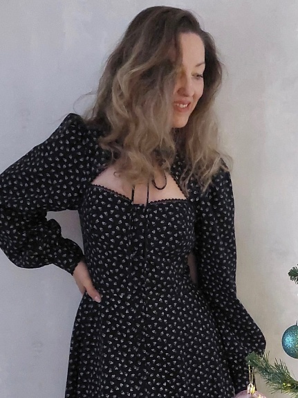 Вечернее платье из теплого хлопка "Цветочки - мотылечки"