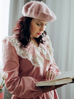 Платье из теплого хлопка в пыльном розово-бежевом цвете