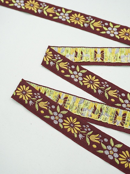 Жак.лента 23мм Желтые/белые цветы на бордово-терракотовом