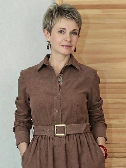 Платье из микровельвета в коричнево-розовом цвете