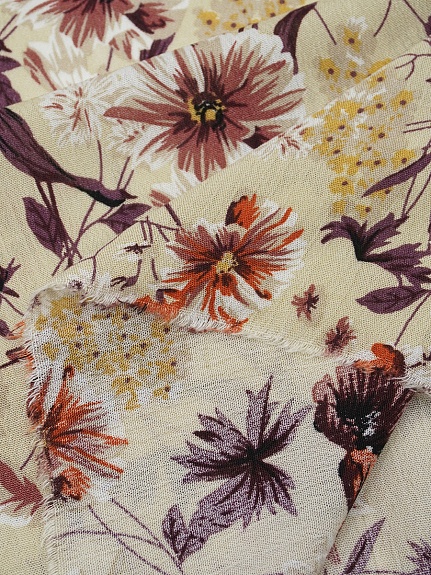 Креп-вискоза с эфф.жатости "Музыка цветов" цв.бежевый, ш.1.38м, вискоза-100%, 120гр/м.кв