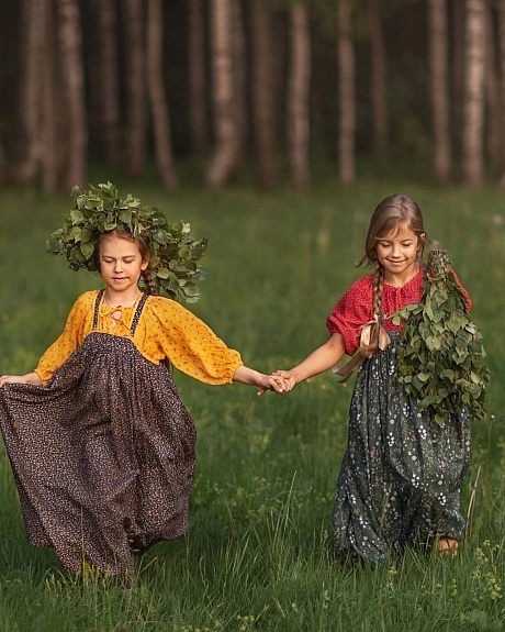 Сарафаны в народном стиле для тематической фотосессии