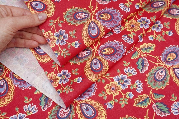 Поплин "Павушка" цв.красный, СОРТ2, ш.1.5м, хлопок-100%, 110гр/м.кв