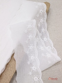 Шитье цв.молочно-белый (общая ширина 63мм, ширина вышивки 33мм), хлопок-100%, батист