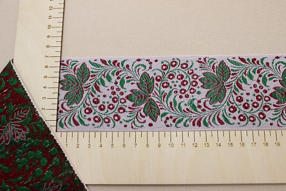 Жак.лента 68мм Бордовая рябина/зеленые листочки на бледно-розовом