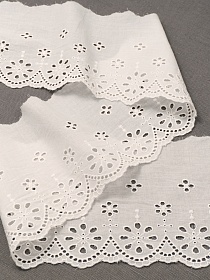 Шитье цв.молочно-белый (общая ширина 140мм, ширина вышивки 95мм), хлопок-100%, батист