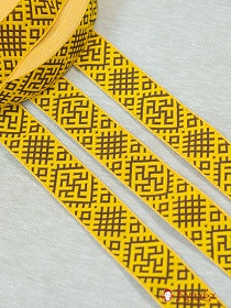 Жак.лента 32мм Коричневые славянские знаки на желтом