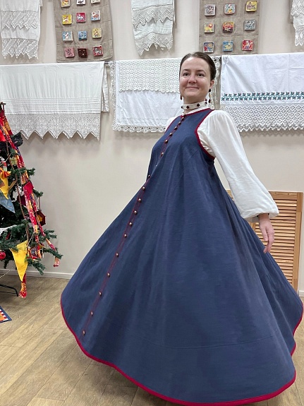 Народный сарафан из крапивы