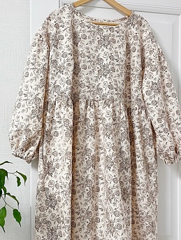 Платье из хлопка "Букеты пионов на светло-кремовом"