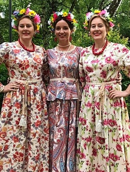 Платья из полульна Народного ансамбля "Горница"