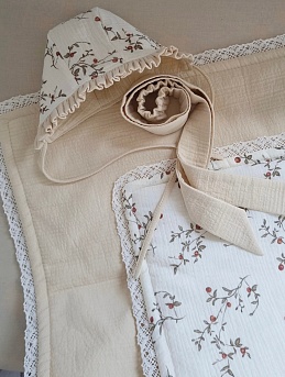 Комплект на выписку из муслина