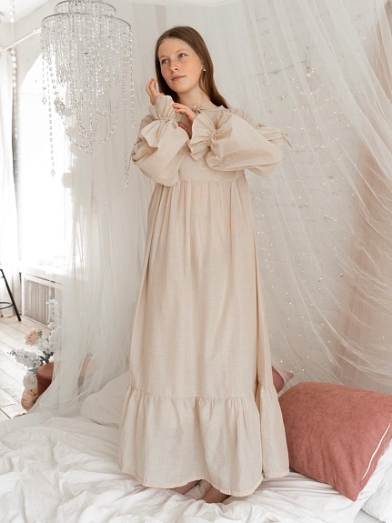 Длинное платье из батиста