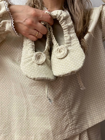 Тапочки из полульна "Мелкий белый горох (3мм)"