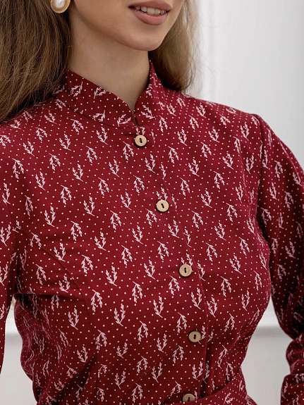 Платье из Теплого хлопка "Набойка-веточки с горошком" в бордовом цвете