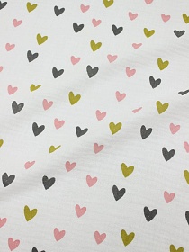 Муслин двухслойный с эф.жатости "Разноцветные сердечки" цв.белый, СОРТ2, ш.1.35м, хл-100%
