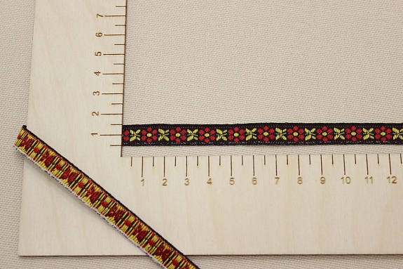 Жак.лента 10мм Красные/желтые цветочки на черном