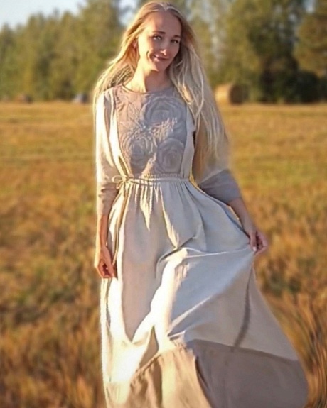 Роскошное платье из полульна