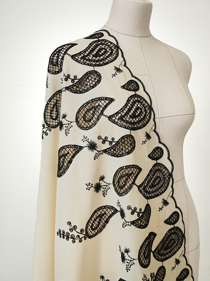 Вышитая ткань "Ажурная капель по кайме" цв.экрю, СОРТ2, ш.1.3м, хлопок-100%, 110гр/м.кв