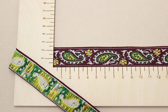 Жак.лента 24мм Желто-зелено-белые огурцы на свекольном