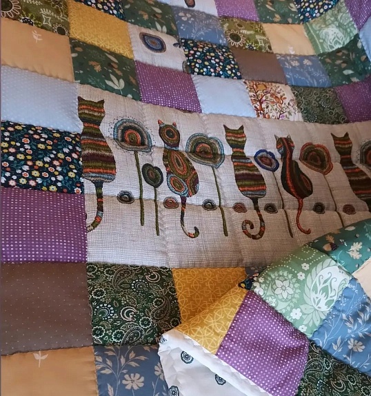 Лоскутное одеяло - квадраты из рогожки и ситца
