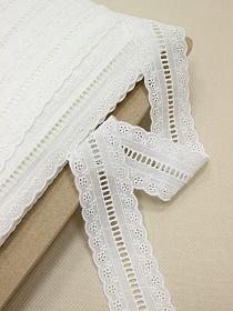 Шитье цв.молочно-белый (общая ширина 49мм, ширина вышивки 49мм), хлопок-100%, батист