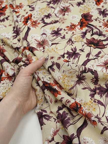 Креп-вискоза с эфф.жатости "Музыка цветов" цв.бежевый, ш.1.38м, вискоза-100%, 120гр/м.кв