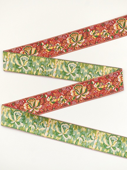 Жак.лента 50мм Желто-зеленые цветы на красном