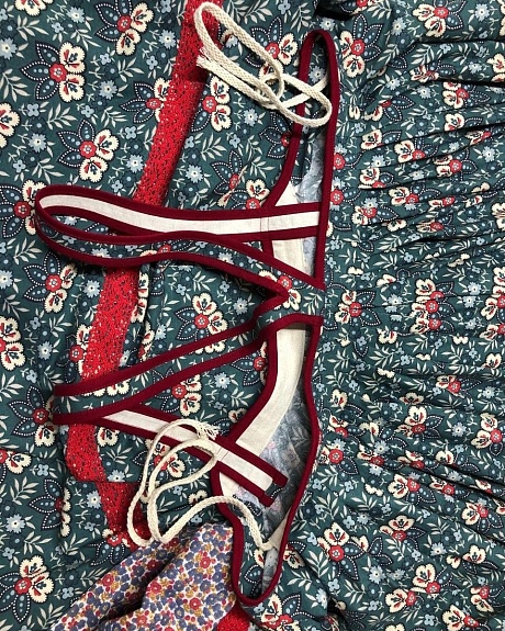 Наряд из поплина "Самоцветы - малахит" и сатина "Голубые бутончики"