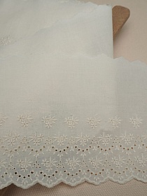 Шитье цв.кремовый (общая ширина 140мм, ширина вышивки 75мм) хлопок-100%, батист